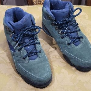 Vintage Reebok suede boots / sneakers size 7 womens forest green navy blue